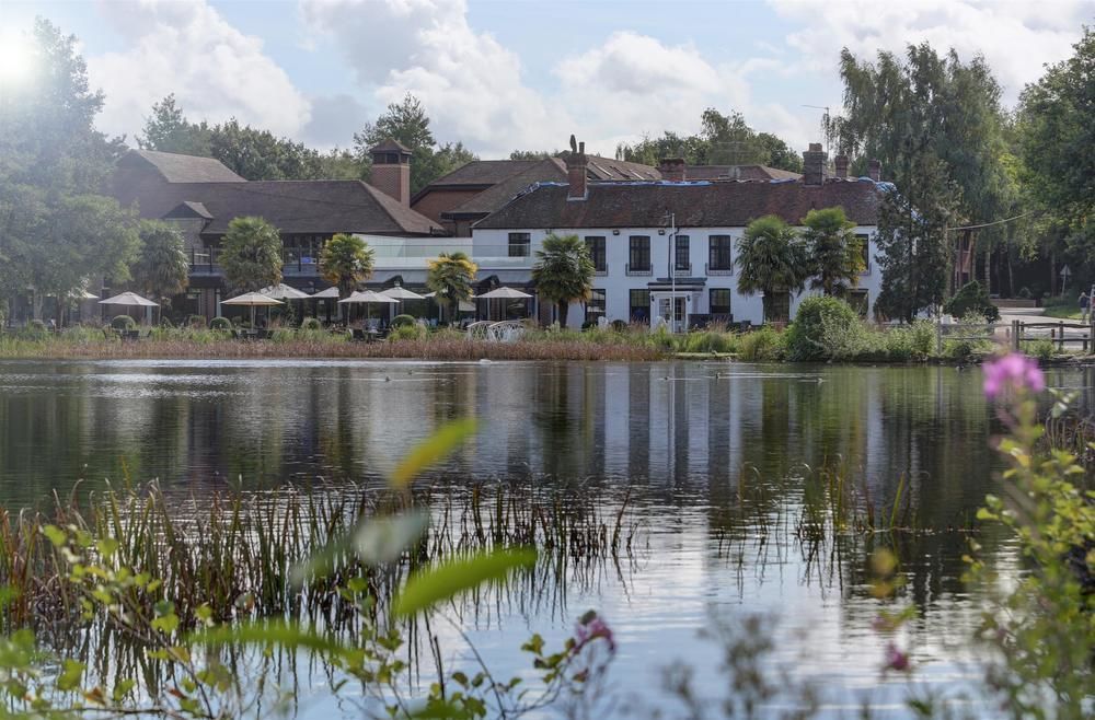 Frensham Pond Country House Hotel & Spa Farnham  Exterior foto